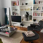 Appartement Parisien Superbe Et Emplacement Ideal