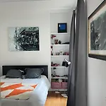 Appartement Parisien Superbe Et Emplacement Ideal